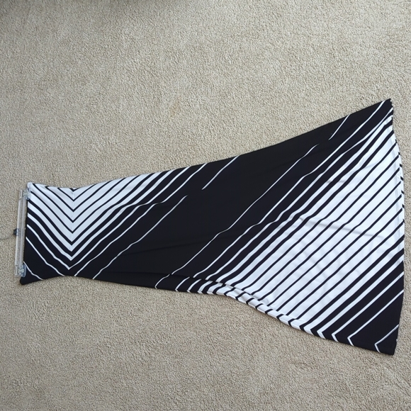 WHBM Maxi Dress - Picture 2 of 5